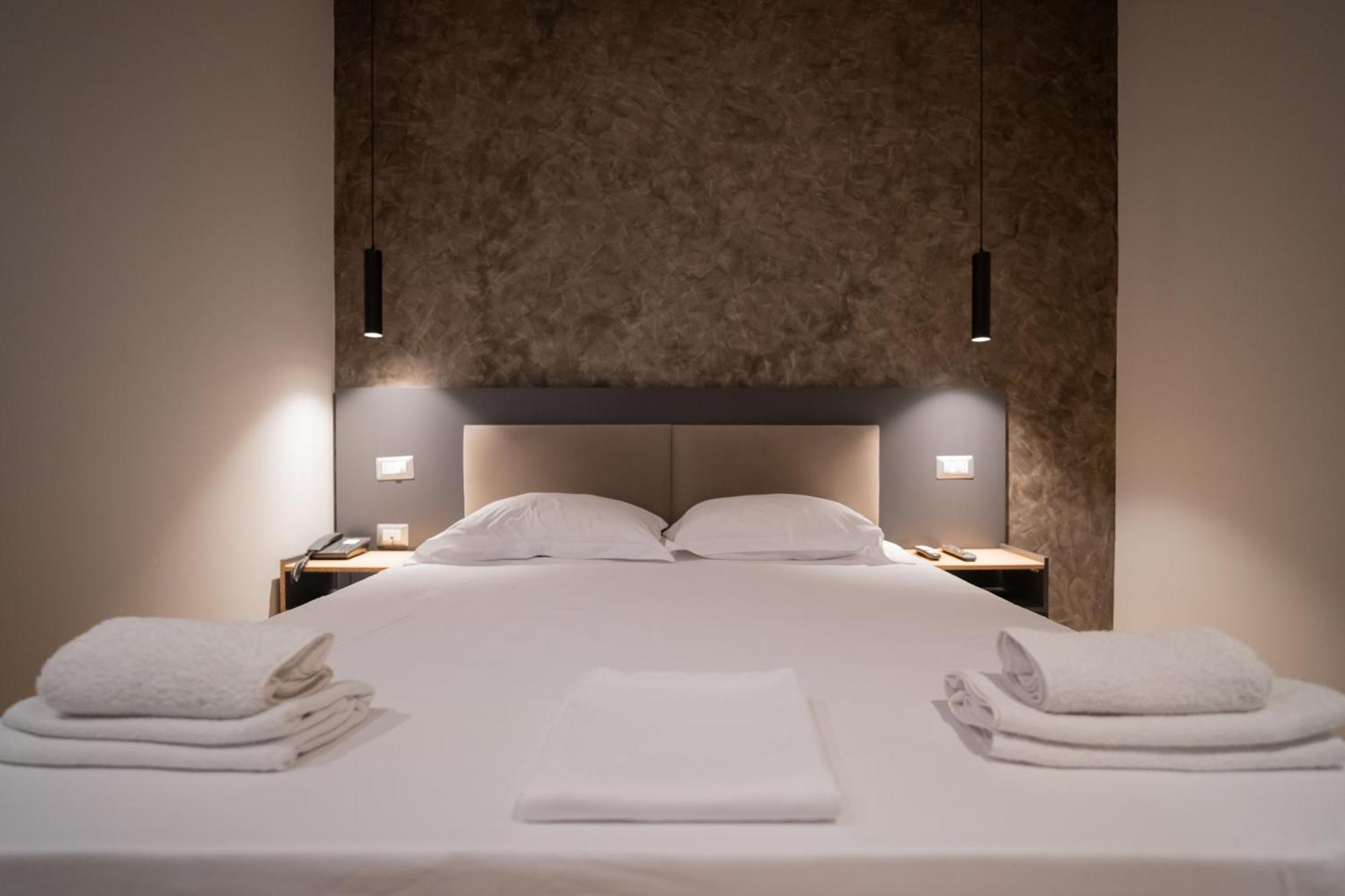 Center Boutique Hotel Tirana Exterior photo